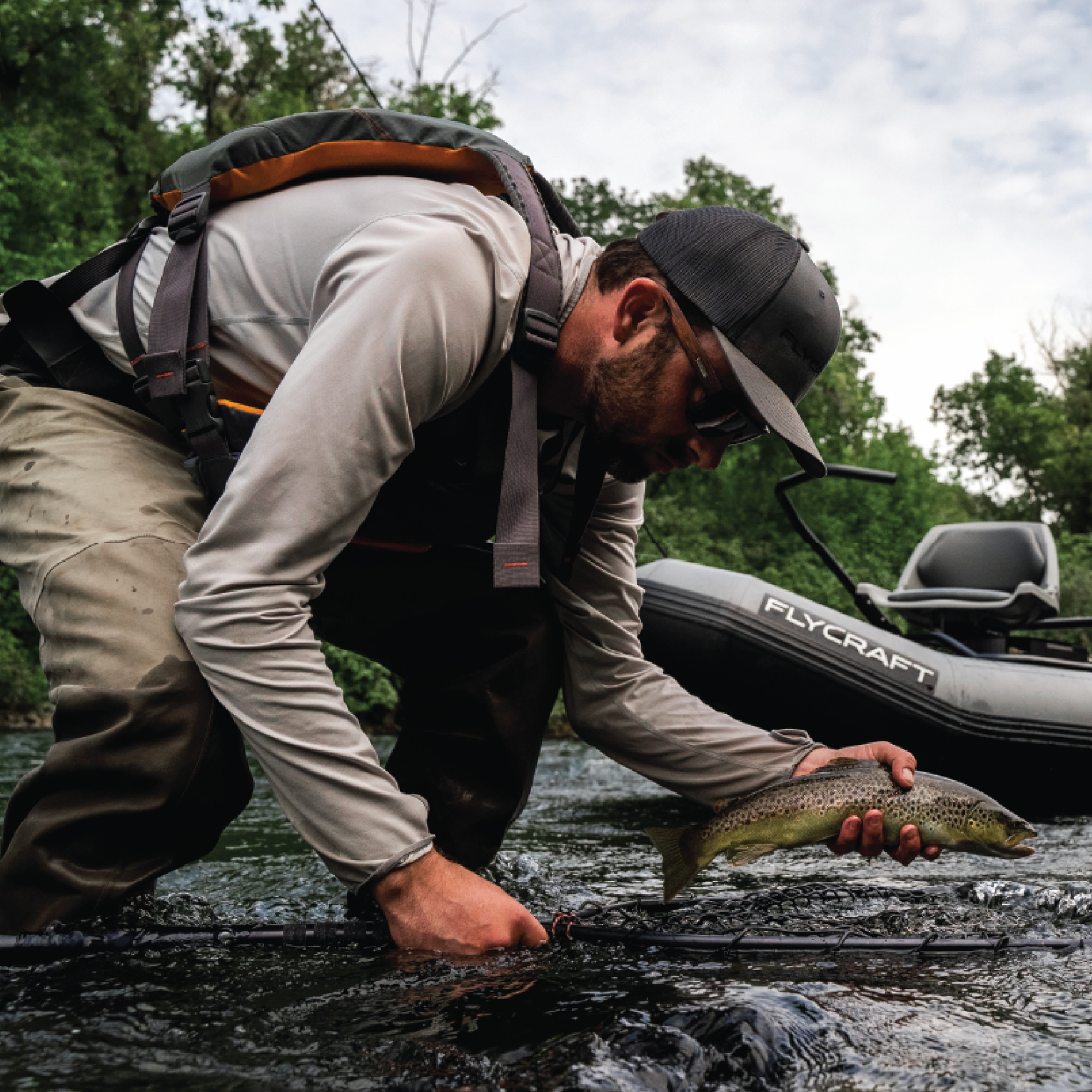 Inflatable fly 2025 fishing vest